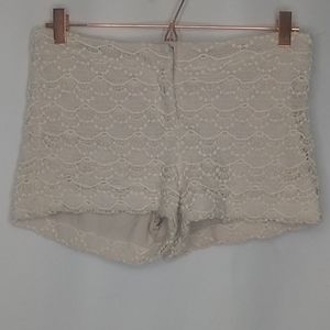 Express Size 2 High Rise Crochet Shorts Cream